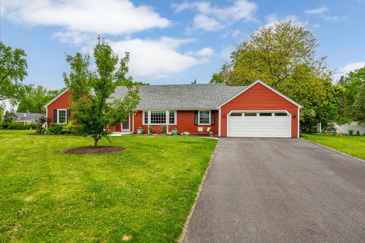 27W359 Aspen Ct., Winfield, IL 60190