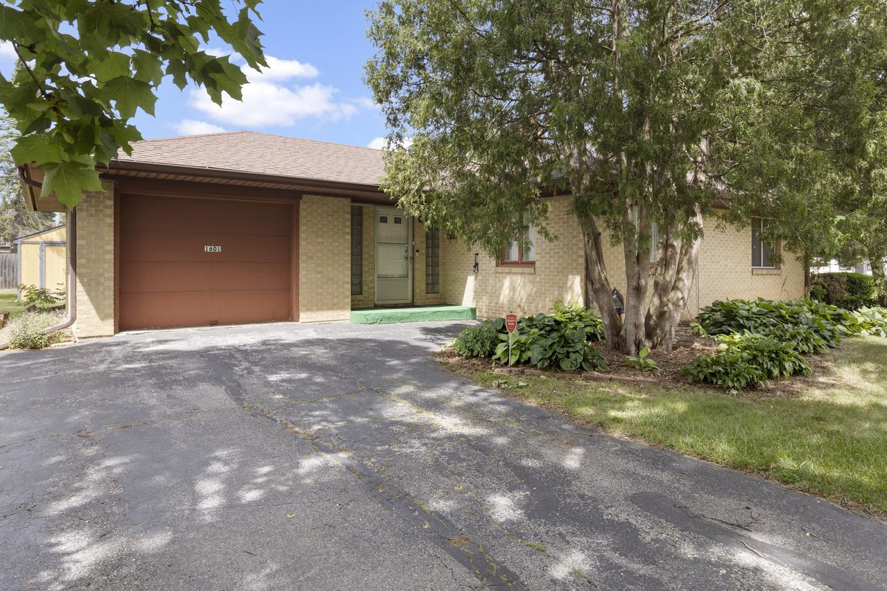 1601 River Bluff Blvd., Rockford, IL 61103