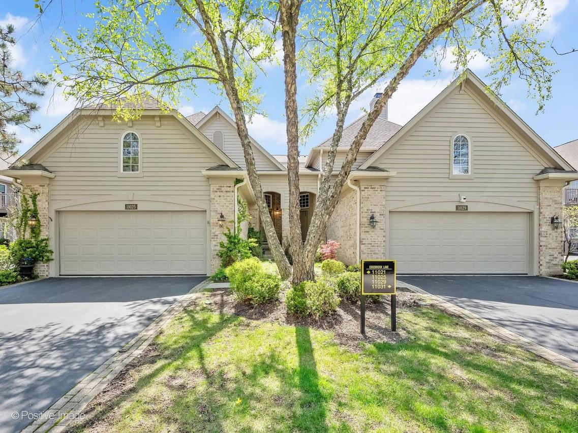 11025 Edgebrook Ln., Indian Head Park, IL 60525