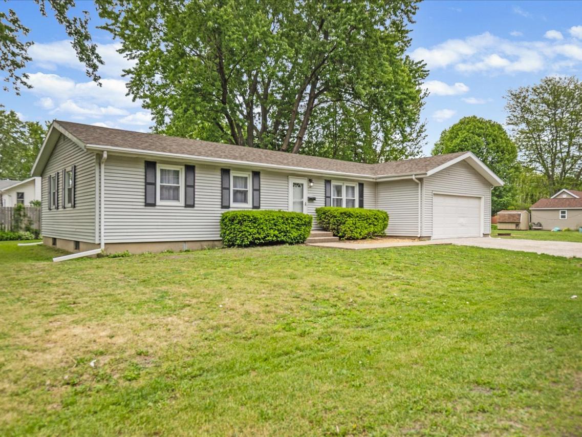 118 W Hawley St., Amboy, IL 61310