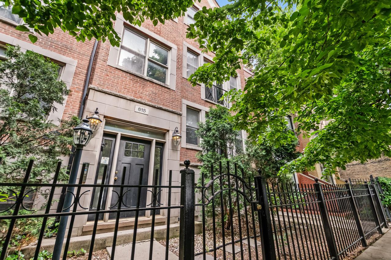 615 N Noble St. #2S, Chicago, IL 60642