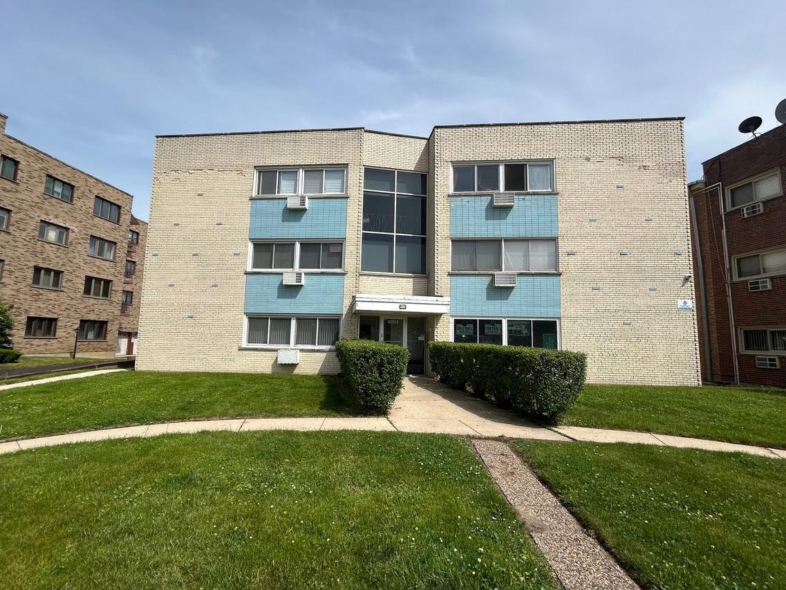 8203 Niles Center Rd. #3C, Skokie, IL 60077