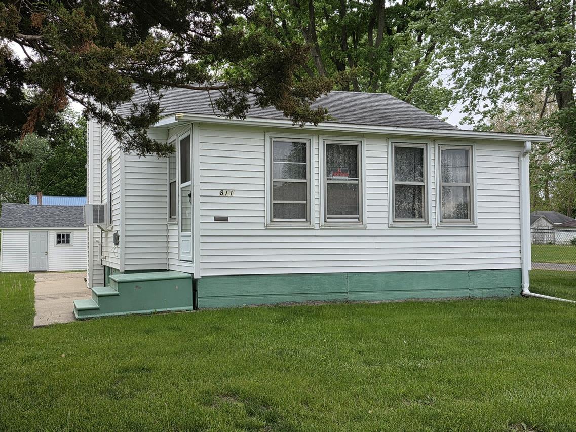 811 Jackson St., Prophetstown, IL 61277