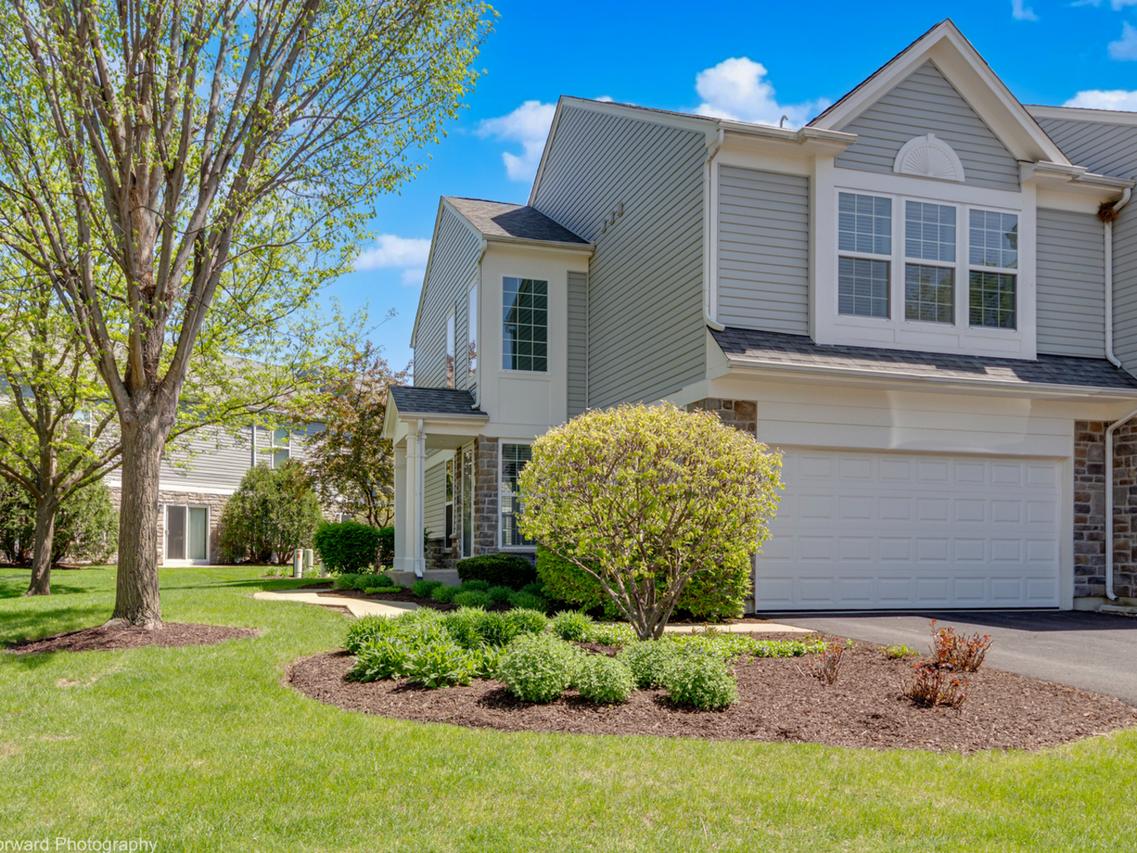 656 Hawley Dr., Oswego, IL 60543