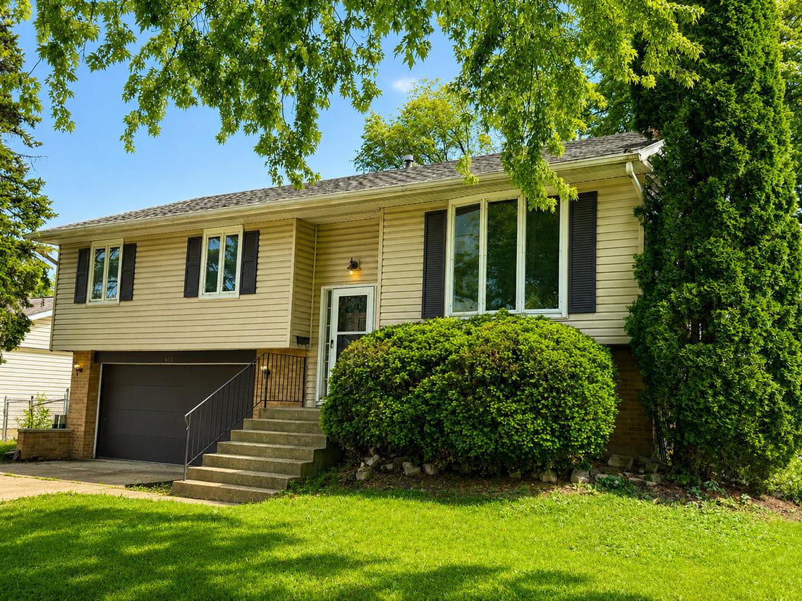 815 Oriole Dr., Streamwood, IL 60107