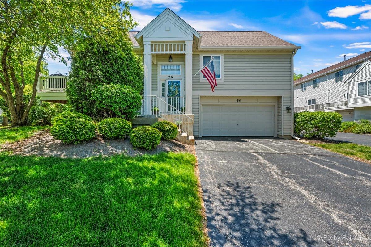 26 New Haven Dr., Cary, IL 60013