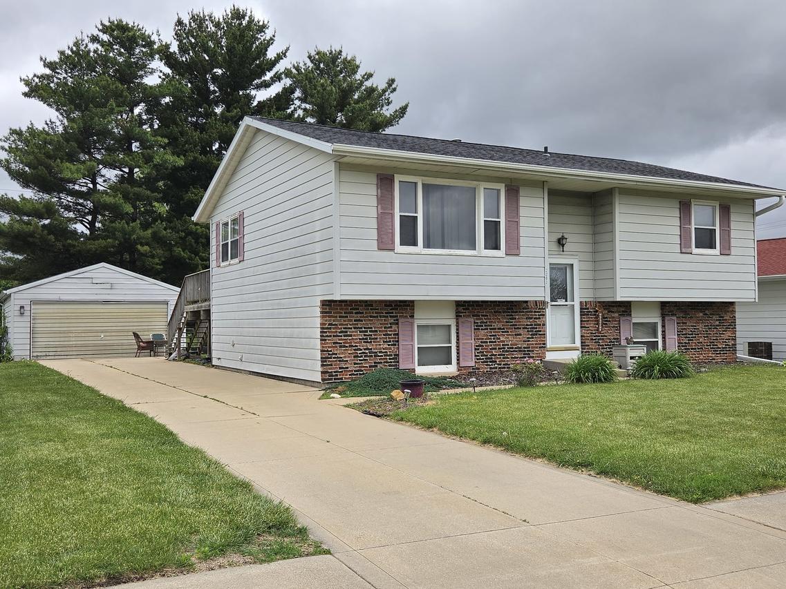 2203 20th Ave., Sterling, IL 61081