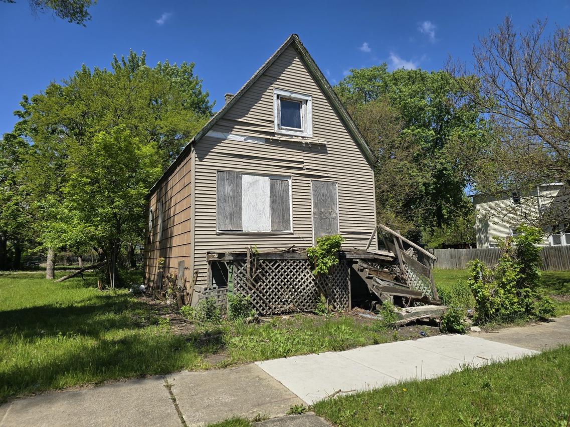 5730 S Hoyne Ave., Chicago, IL 60636