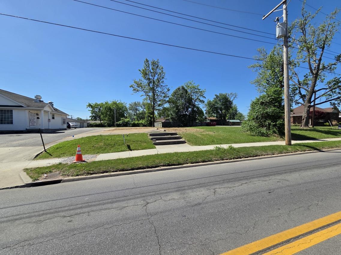 2007 W Main St., Marion, IL 62959