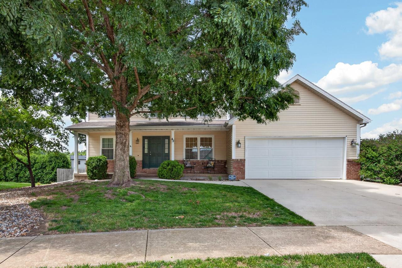 42 Ashling Ct., Bloomington, IL 61704