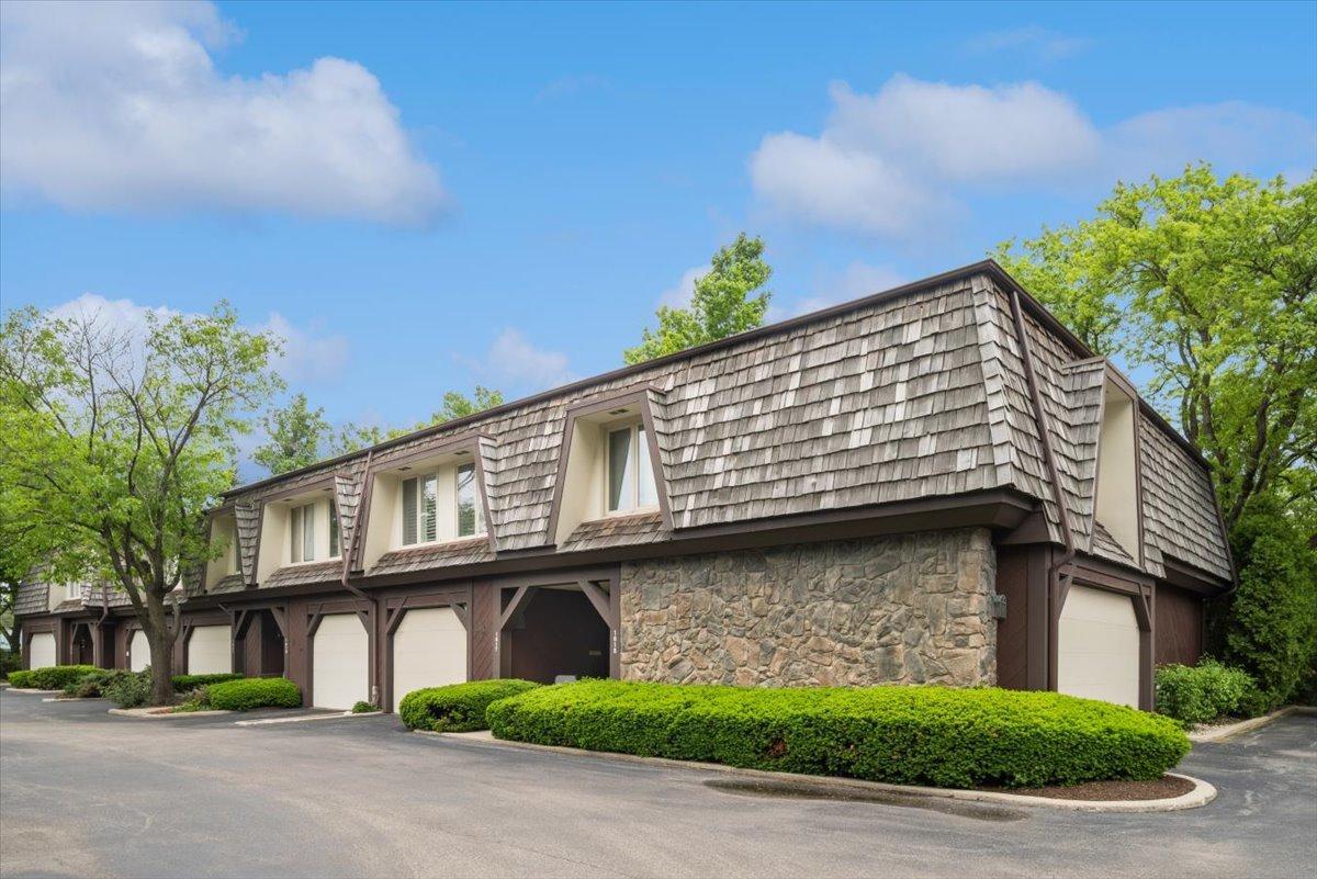 1617 Winnetka Rd., Glenview, IL 60025