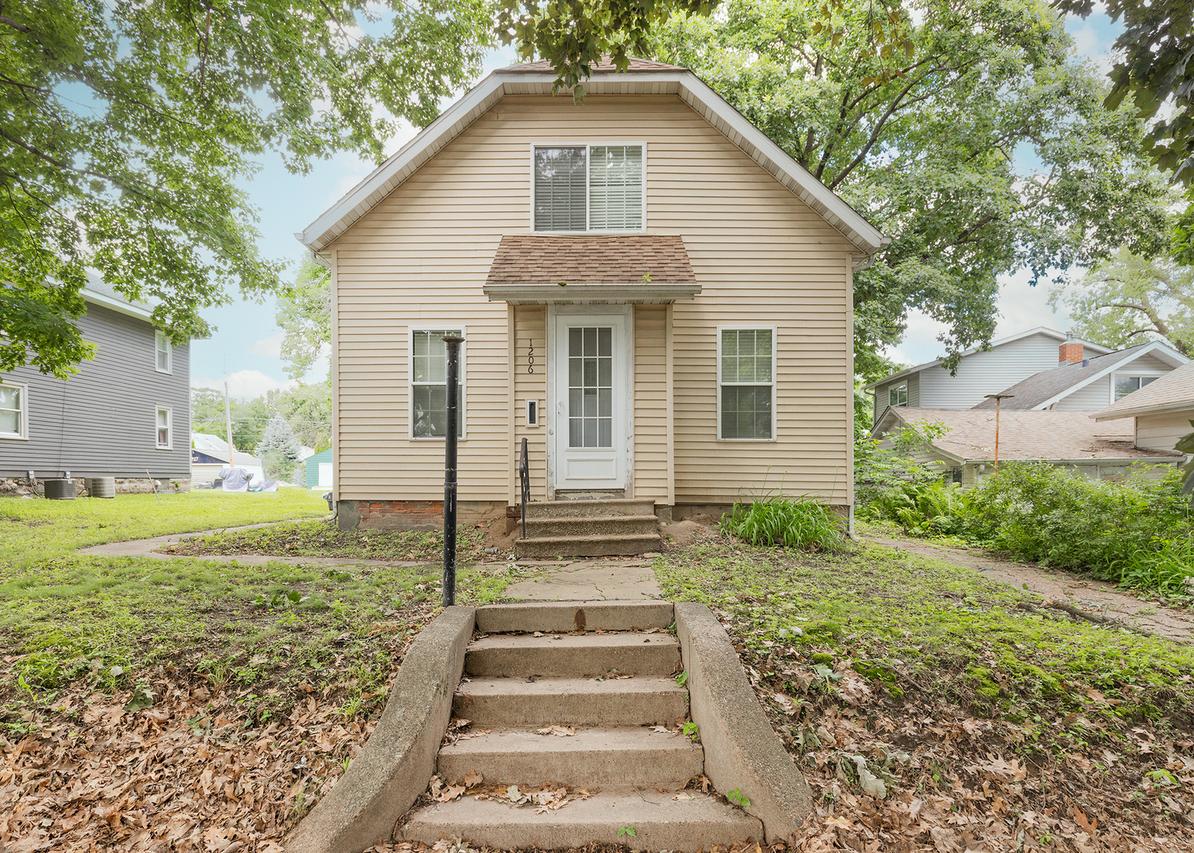 1206 36th St., Rock Island, IL 61201