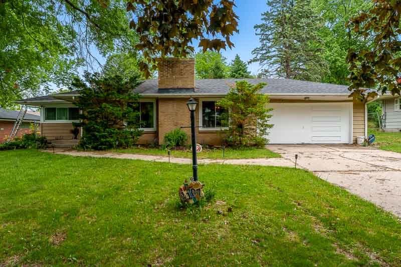 1107 Pine Valley Dr., Rockford, IL 61107