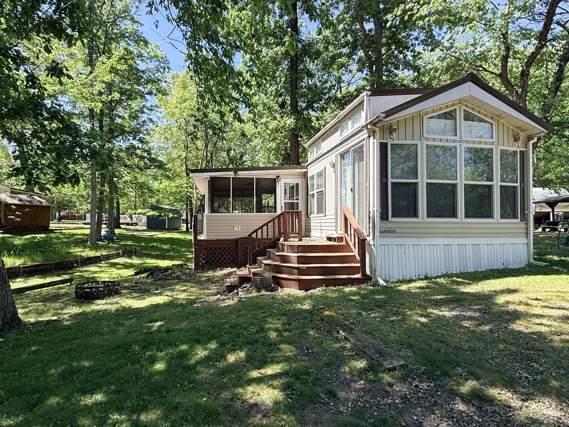 3-50 Woodhaven Lakes, Sublette, IL 61367