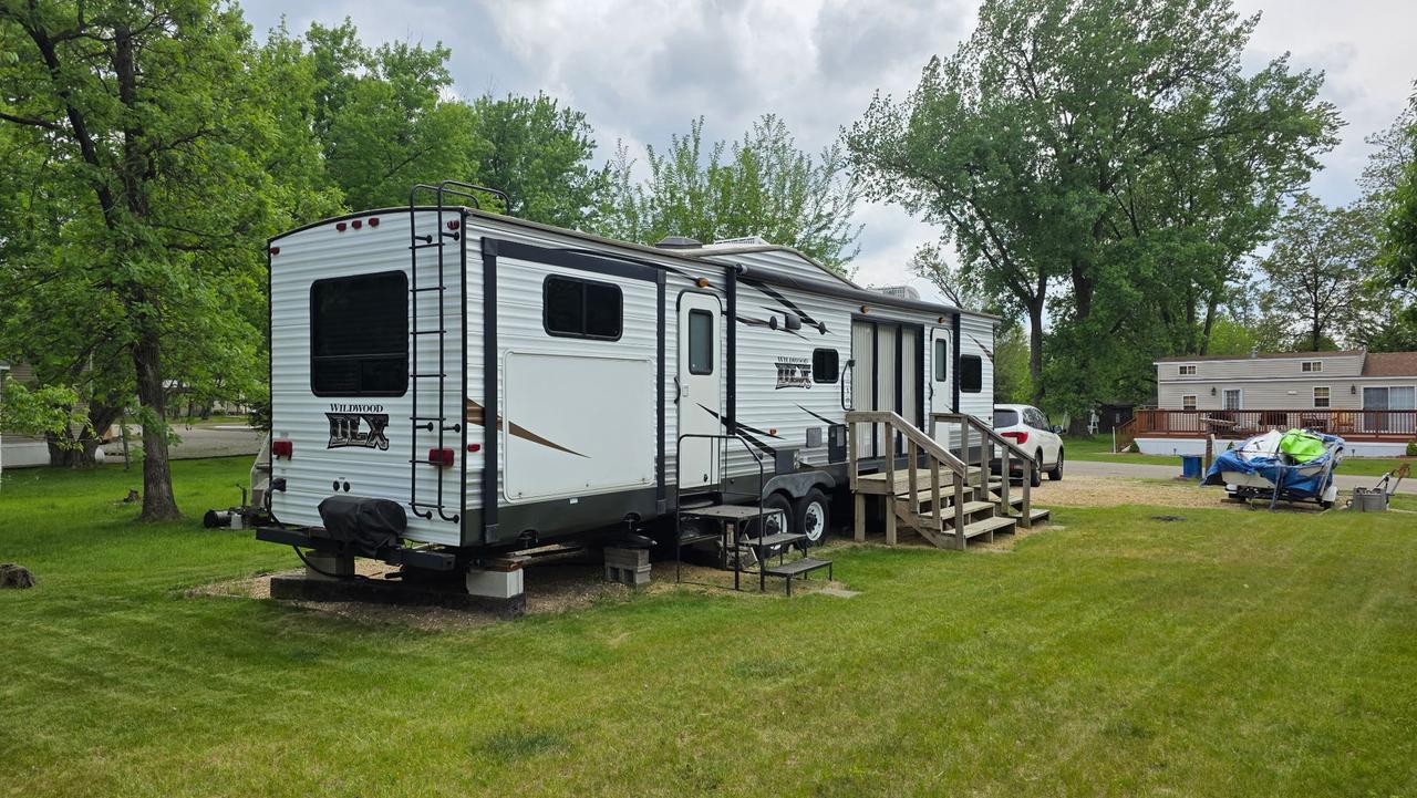 5-53 Woodhaven Lakes, Sublette, IL 61367