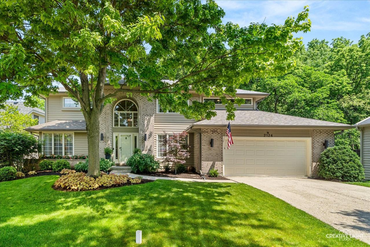 2124 University Dr., Naperville, IL 60565