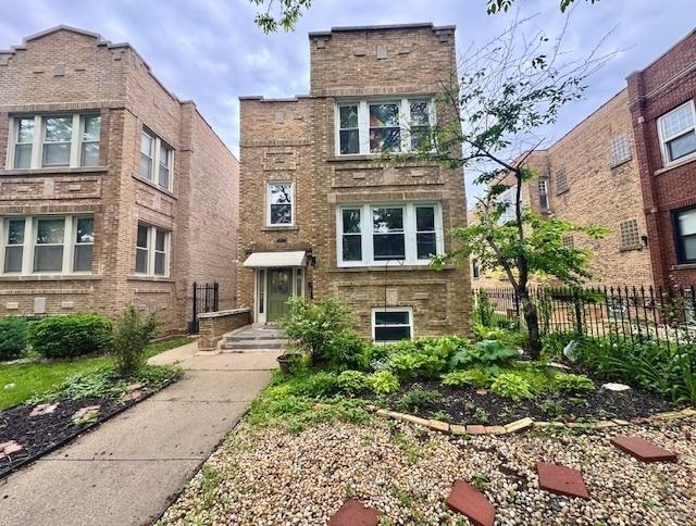 4124 W Barry Ave., Chicago, IL 60641