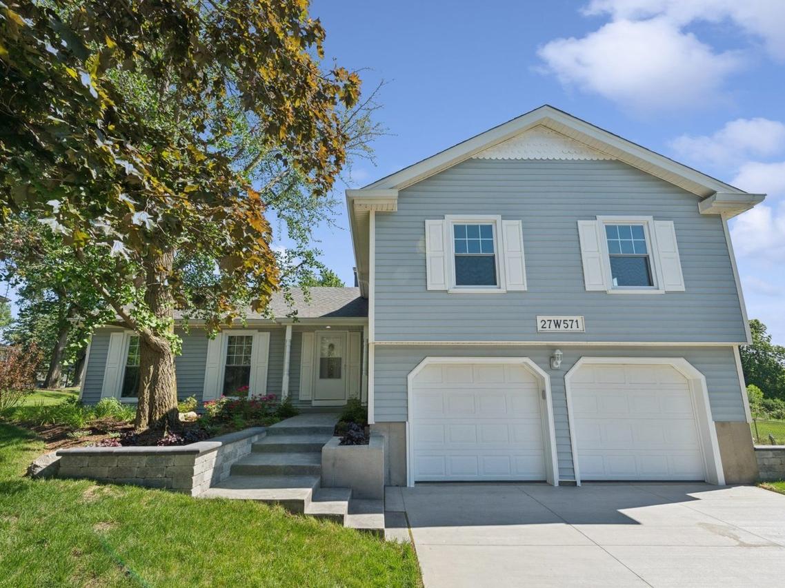 27W571 Ridgeview St., West Chicago, IL 60185