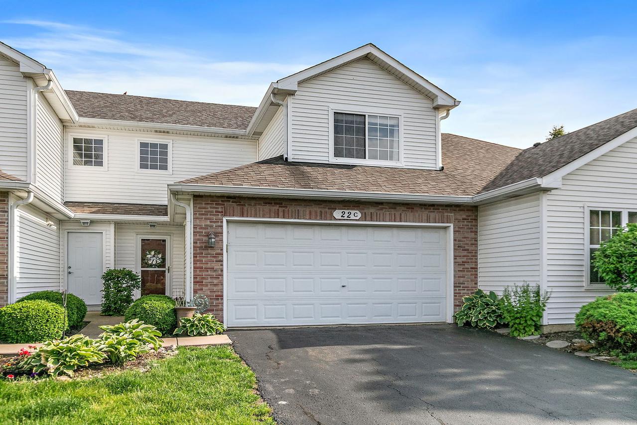 22 Rolling Oaks Rd. #C, Sugar Grove, IL 60554