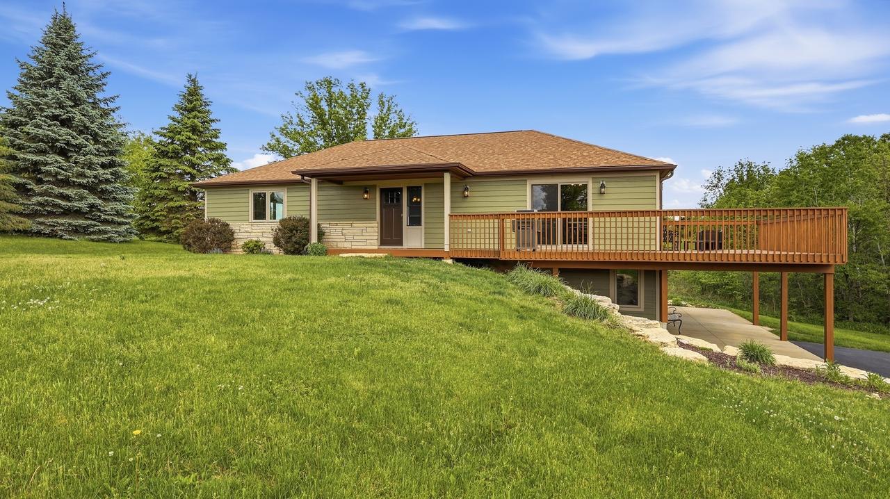 2 Concord Ct., Galena, IL 61036