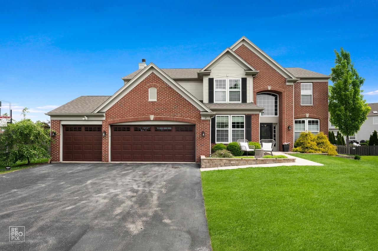 2 Marshall Ash Ct., Bolingbrook, IL 60490