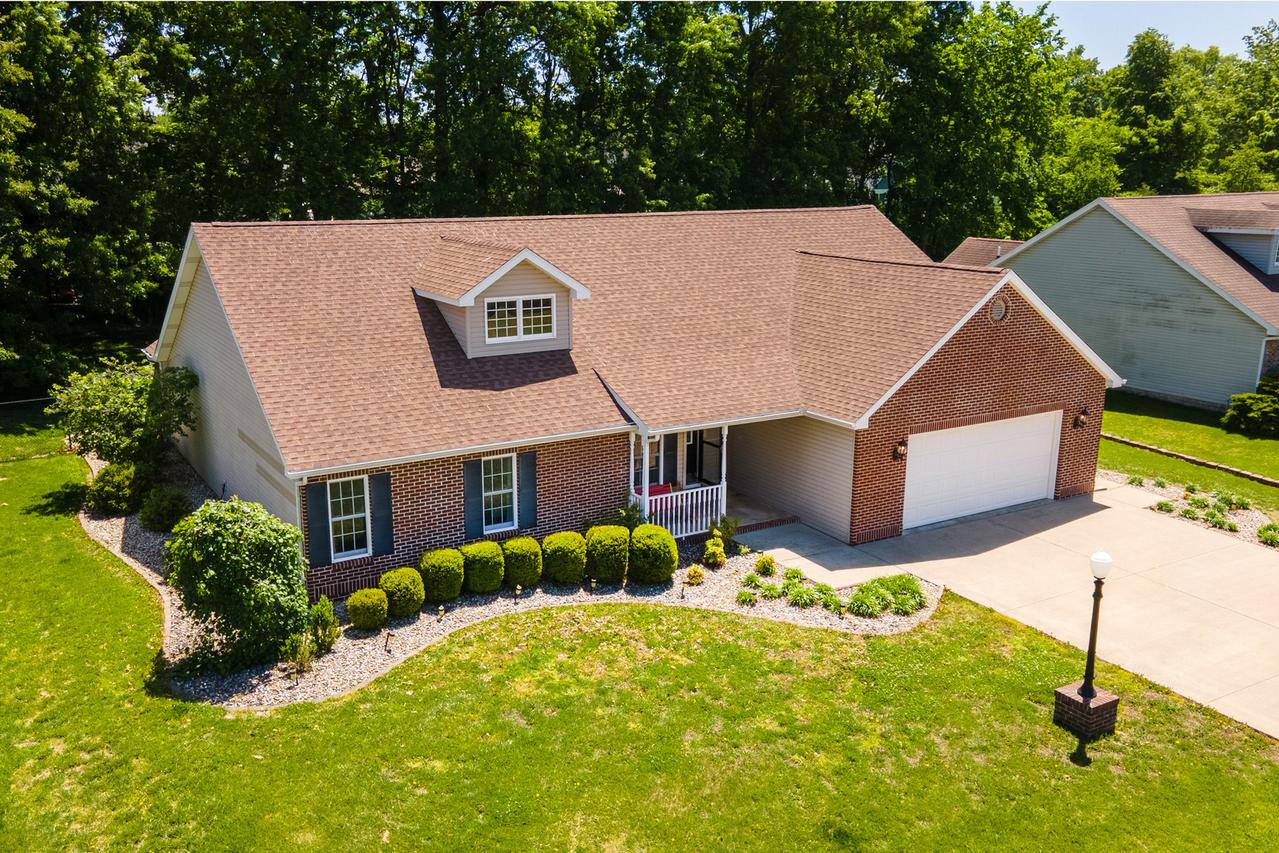 200 Breeze Dr., Carterville, IL 62918