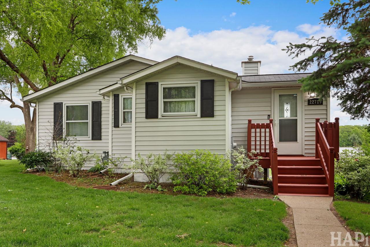 22719 W Silver Lake Ave., Antioch, IL 60002