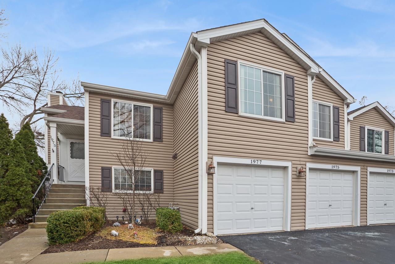 1975 Windsong Dr., Schaumburg, IL 60194