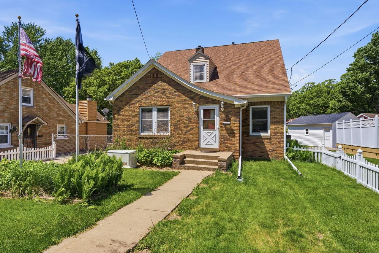 2031 12th St., East Moline, IL 61244