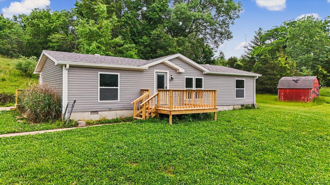 802 Reynolds Dr., Charleston, IL 61920