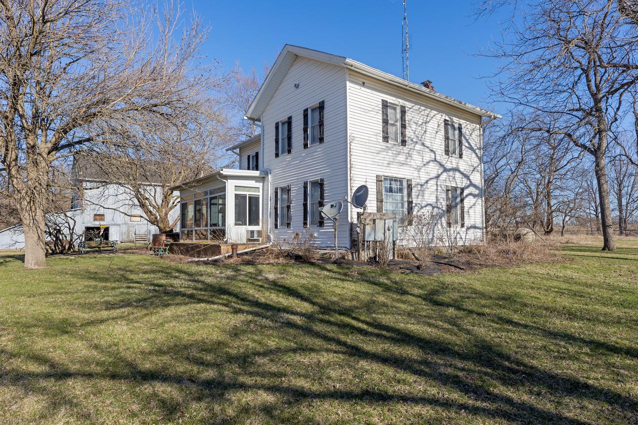 1769 Paw Paw Rd., Steward, IL 60553