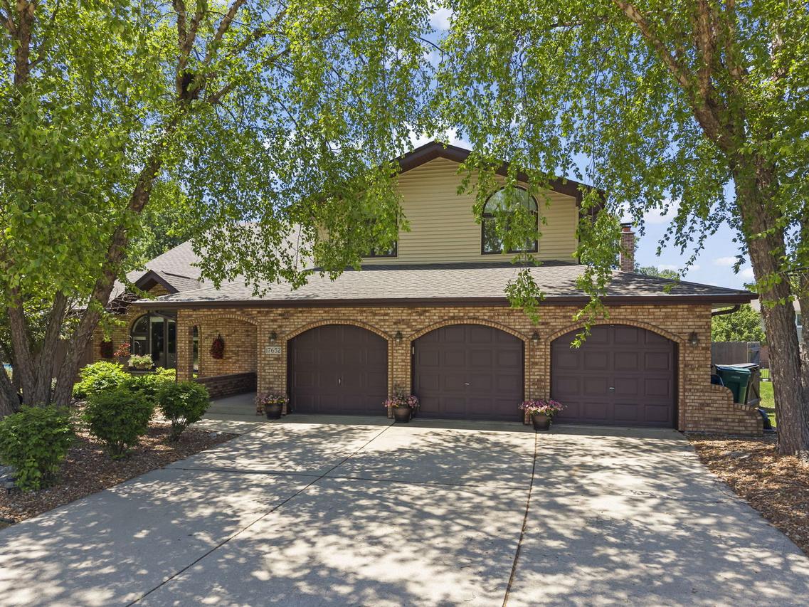 17652 Crestview Ct., Orland Park, IL 60467