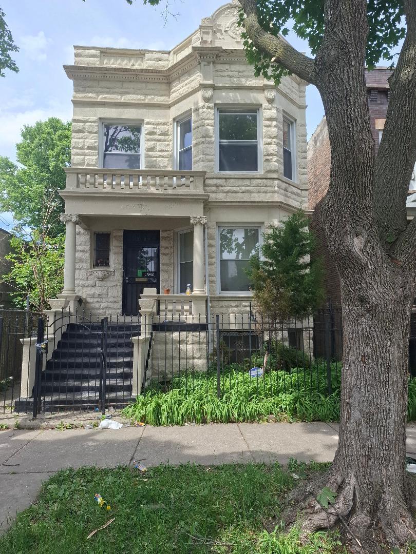 3942 W Monroe St., Chicago, IL 60624