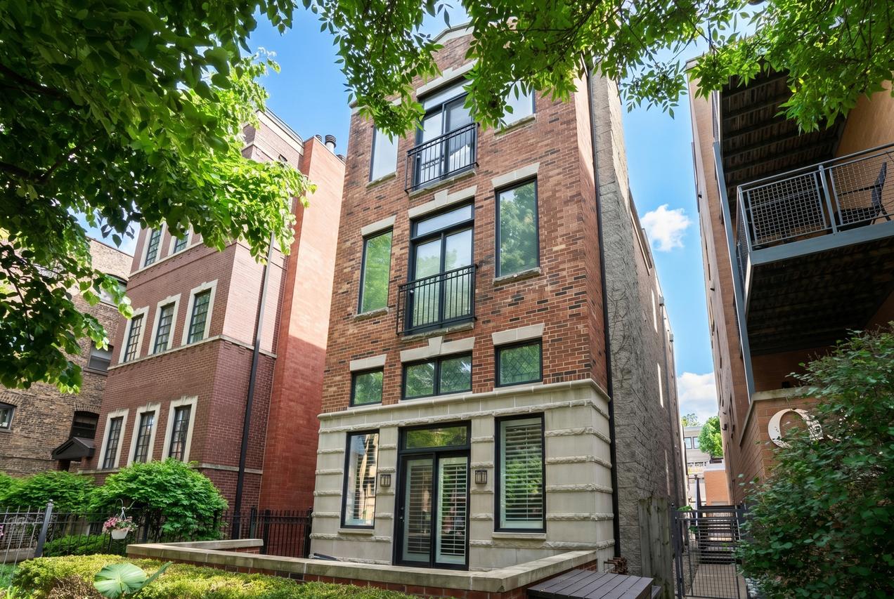 929 W George St. #3, Chicago, IL 60657