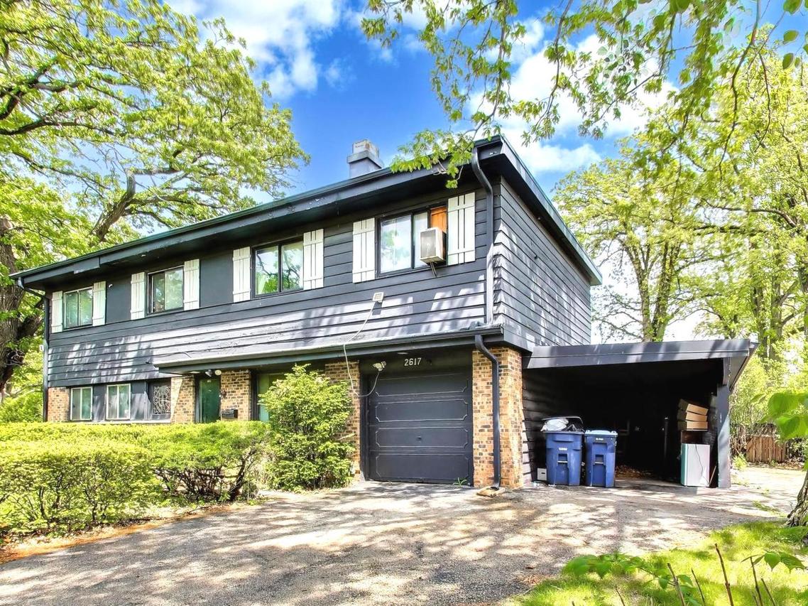 2617 Summit Ave., Highland Park, IL 60035