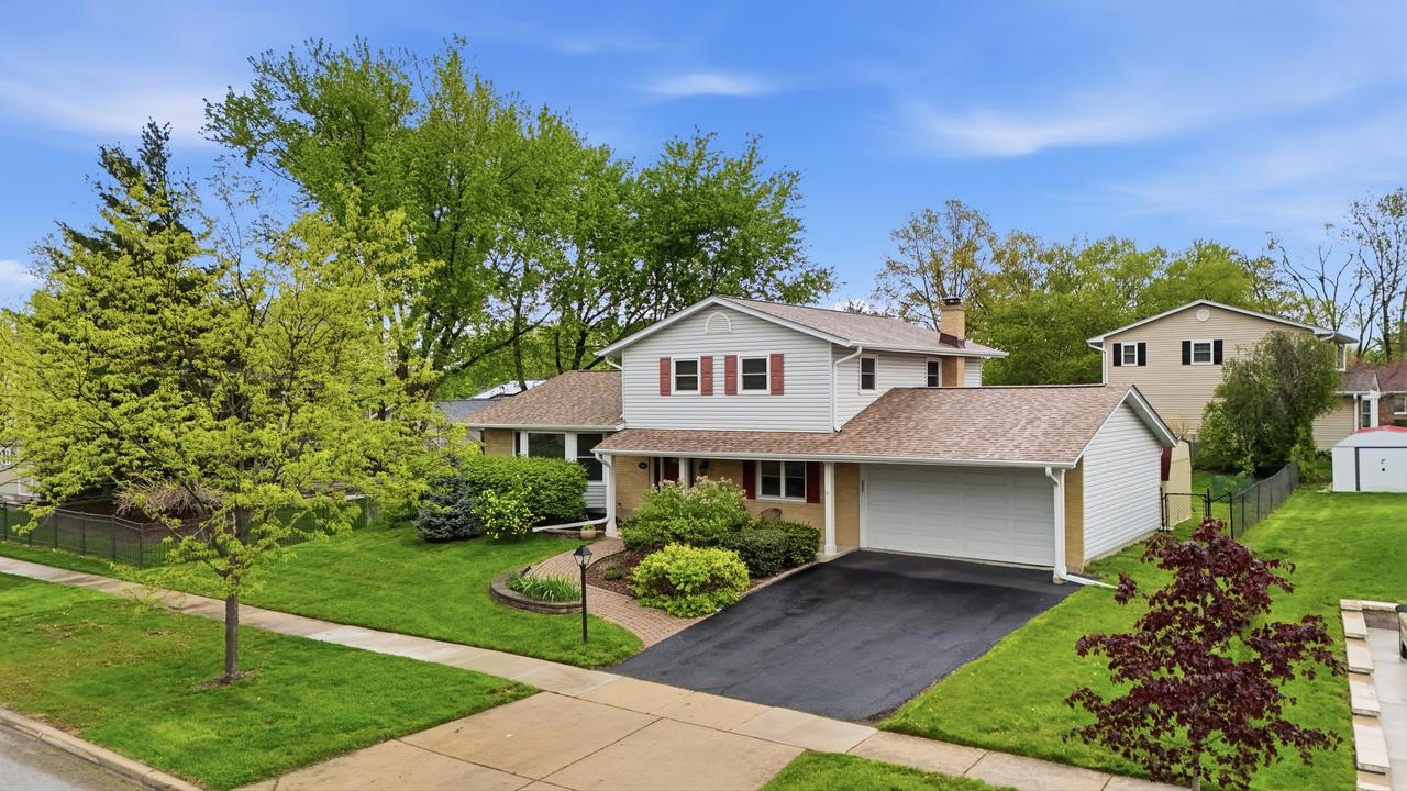 4065 Winston Dr., Hoffman Estates, IL 60192