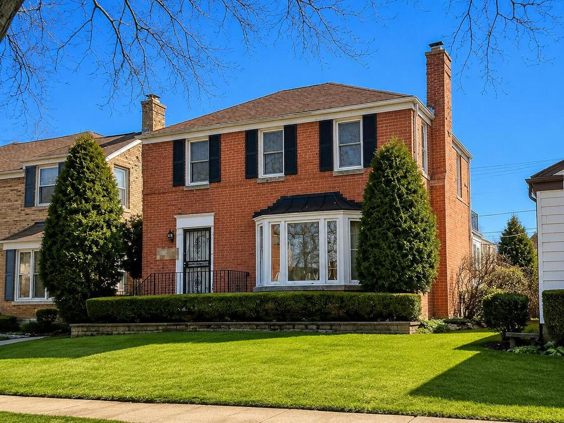 2951 W Jarlath St., Chicago, IL 60645