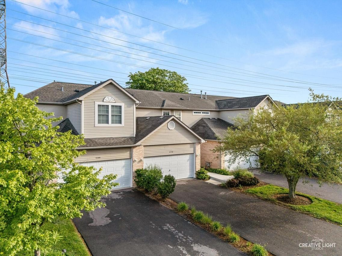2158 W Adobe Dr., Addison, IL 60101