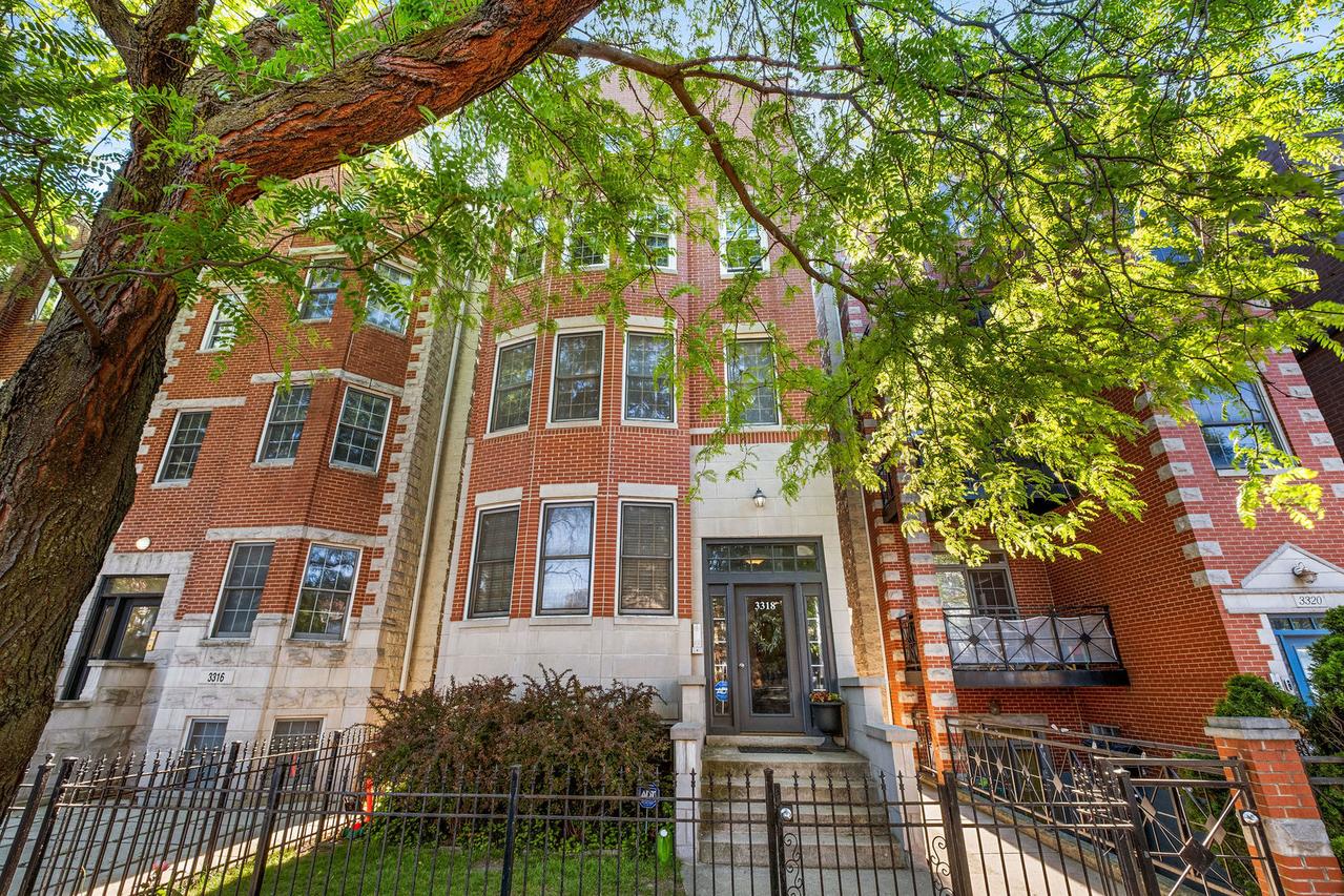 3318 N Damen Ave. #2, Chicago, IL 60618