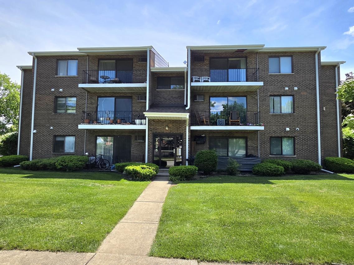7325 W Tiffany Dr. #1B, Orland Park, IL 60462