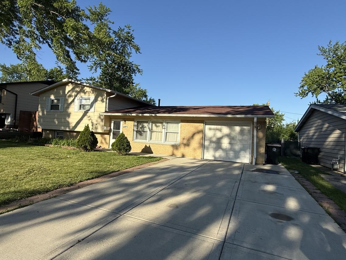 7127 Glenwood Ln., Hanover Park, IL 60133