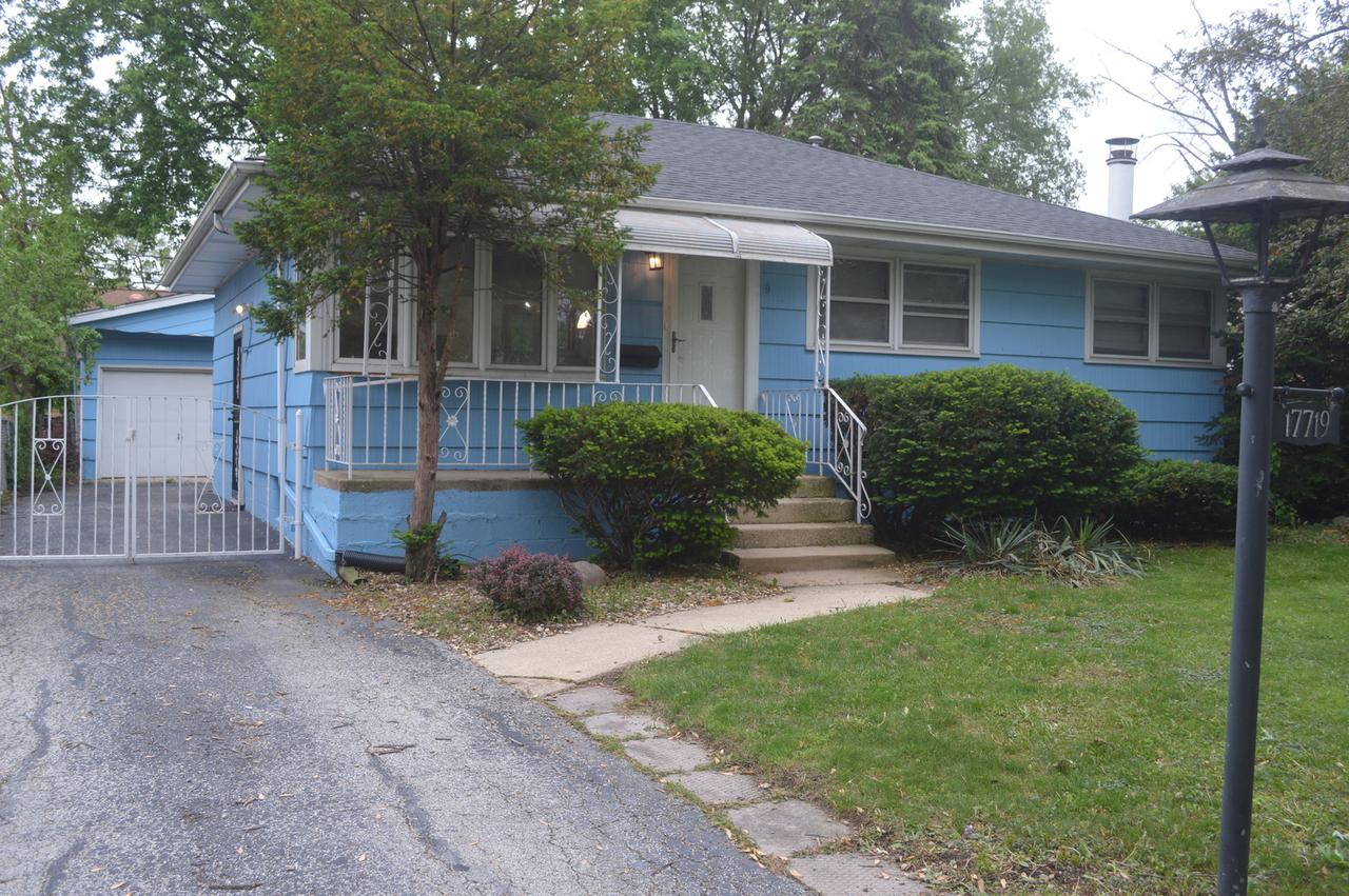 17719 Burnham Ave., Lansing, IL 60438
