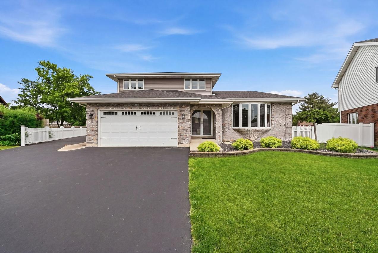 14807 Becky Ct., Oak Forest, IL 60452