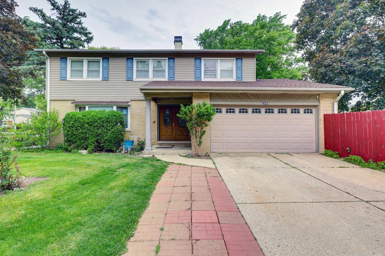 1423 S Cypress Dr., Mount Prospect, IL 60056