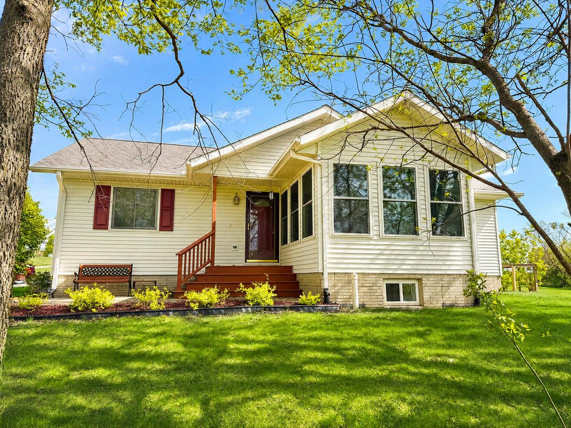 12-211 Rosewood Ln., Lake Carroll, IL 61046