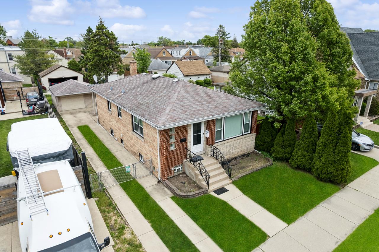 2841 N Neva Ave., Chicago, IL 60634