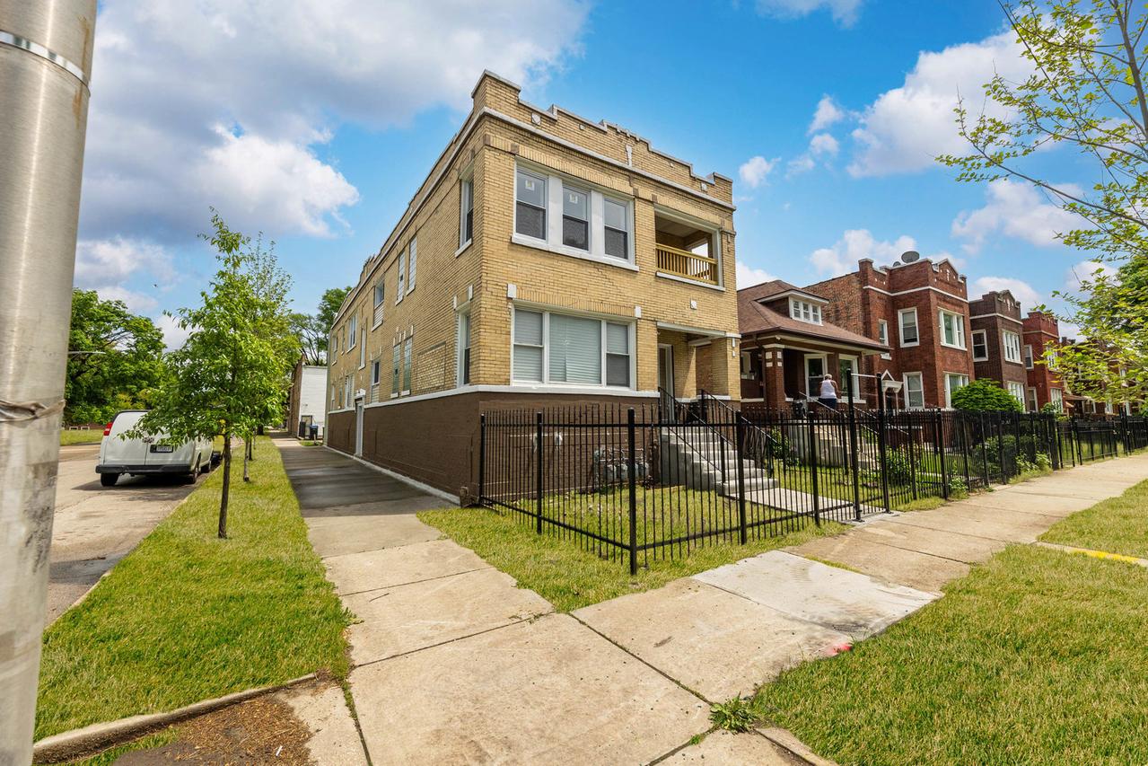 5203 S Peoria St., Chicago, IL 60609