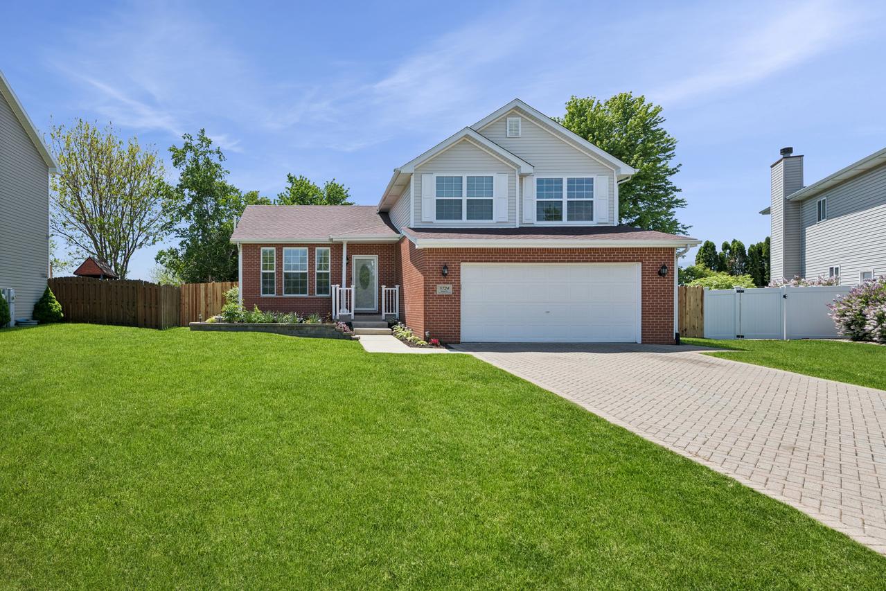 5724 Brosam Dr., Plainfield, IL 60586