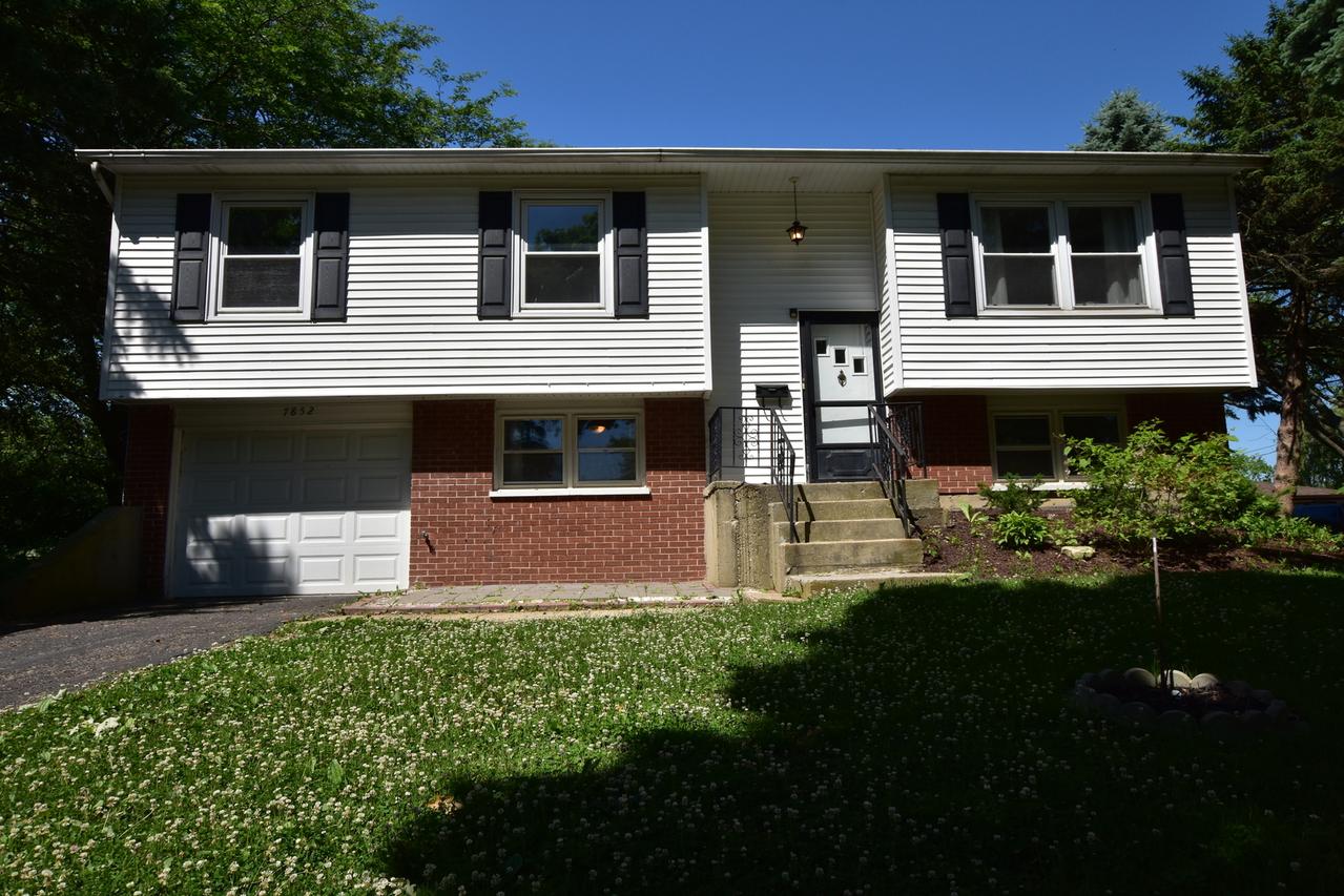 7852 Sprucewood Ave., Woodridge, IL 60517