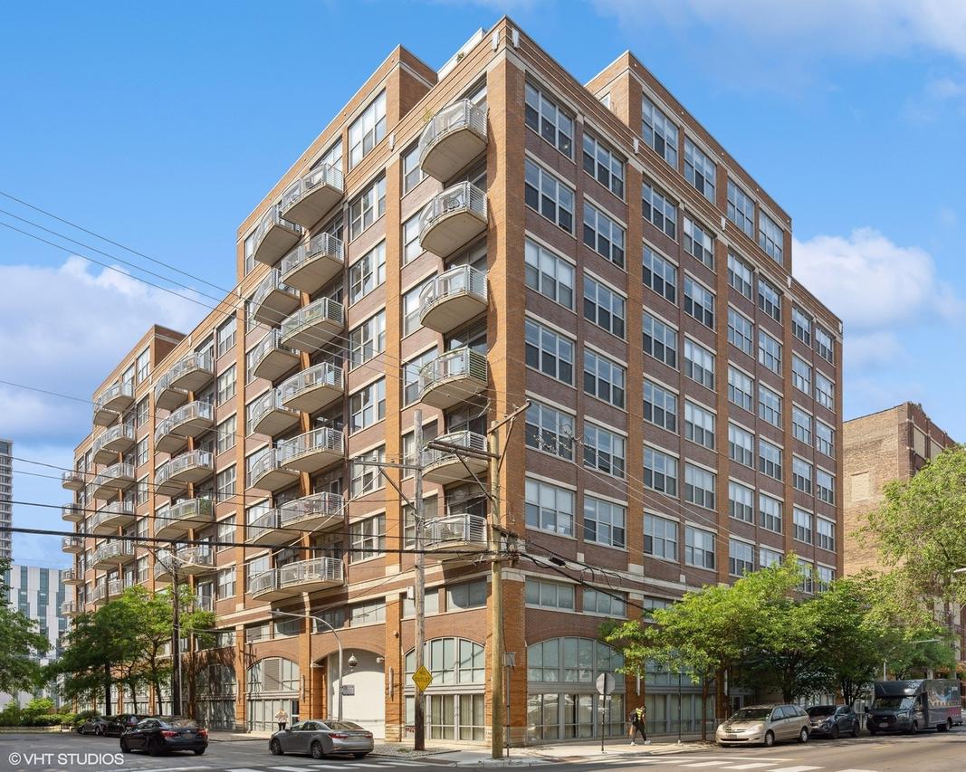 933 W Van Buren St. #823, Chicago, IL 60607